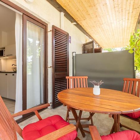 Apartments Vladan With Terrace บัชกา ภายนอก รูปภาพ