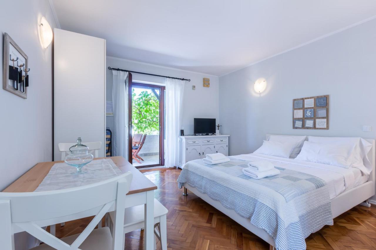 Apartments Vladan With Terrace บัชกา ภายนอก รูปภาพ