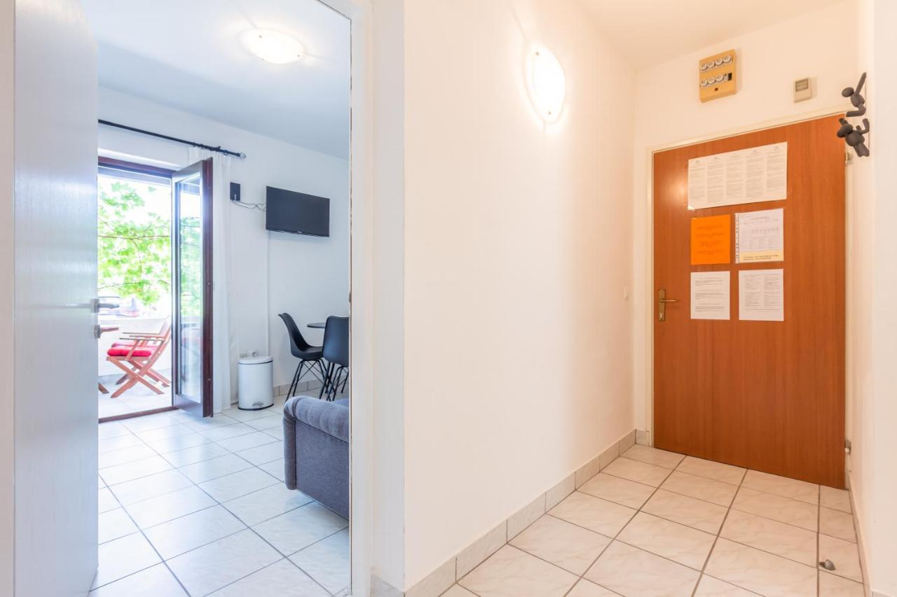 Apartments Vladan With Terrace บัชกา ภายนอก รูปภาพ