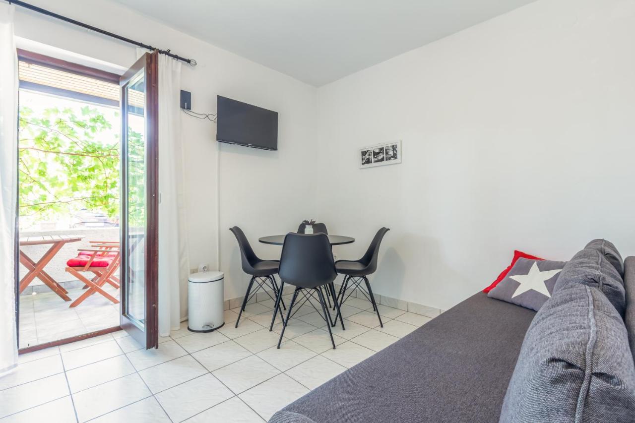 Apartments Vladan With Terrace บัชกา ภายนอก รูปภาพ